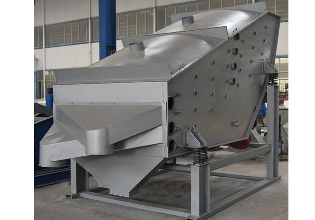 直線(xiàn)振動(dòng)篩輸料不暢，出料跑偏？這些要點(diǎn)你都做對(duì)了嗎？